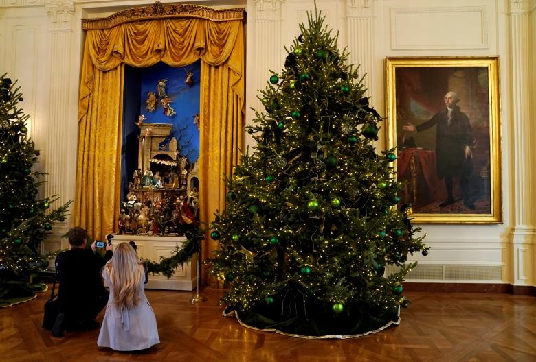 تصاویر | سلیقه ملانیا ترامپ برای تزئین کریسمسی کاخ سفید 